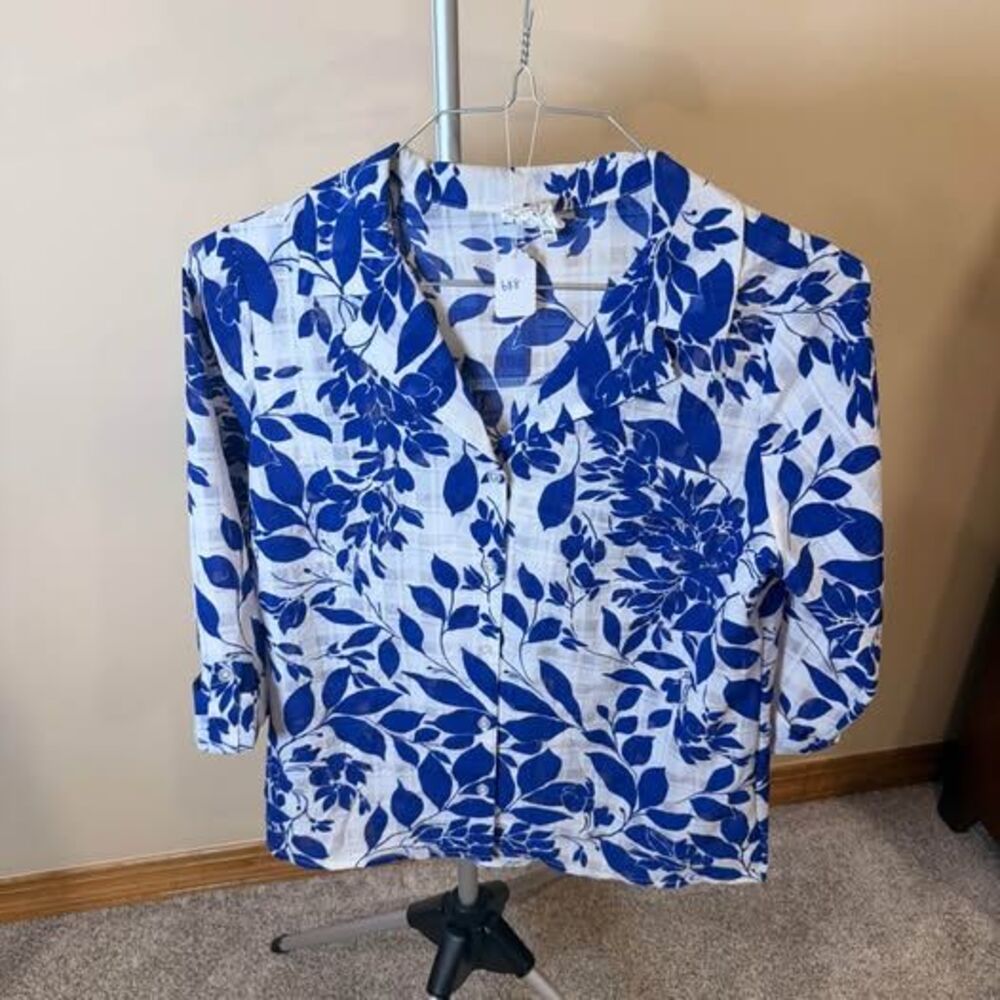 Naïf Petite Blue and White Floral Button-Down Shirt, Size PM